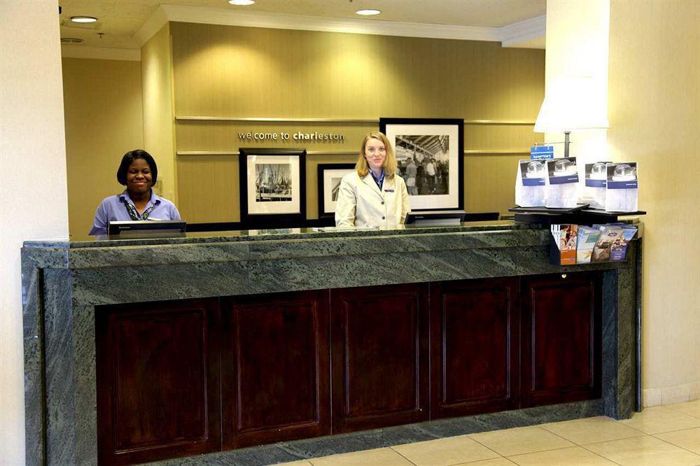 Hampton Inn Charleston North Interior photo