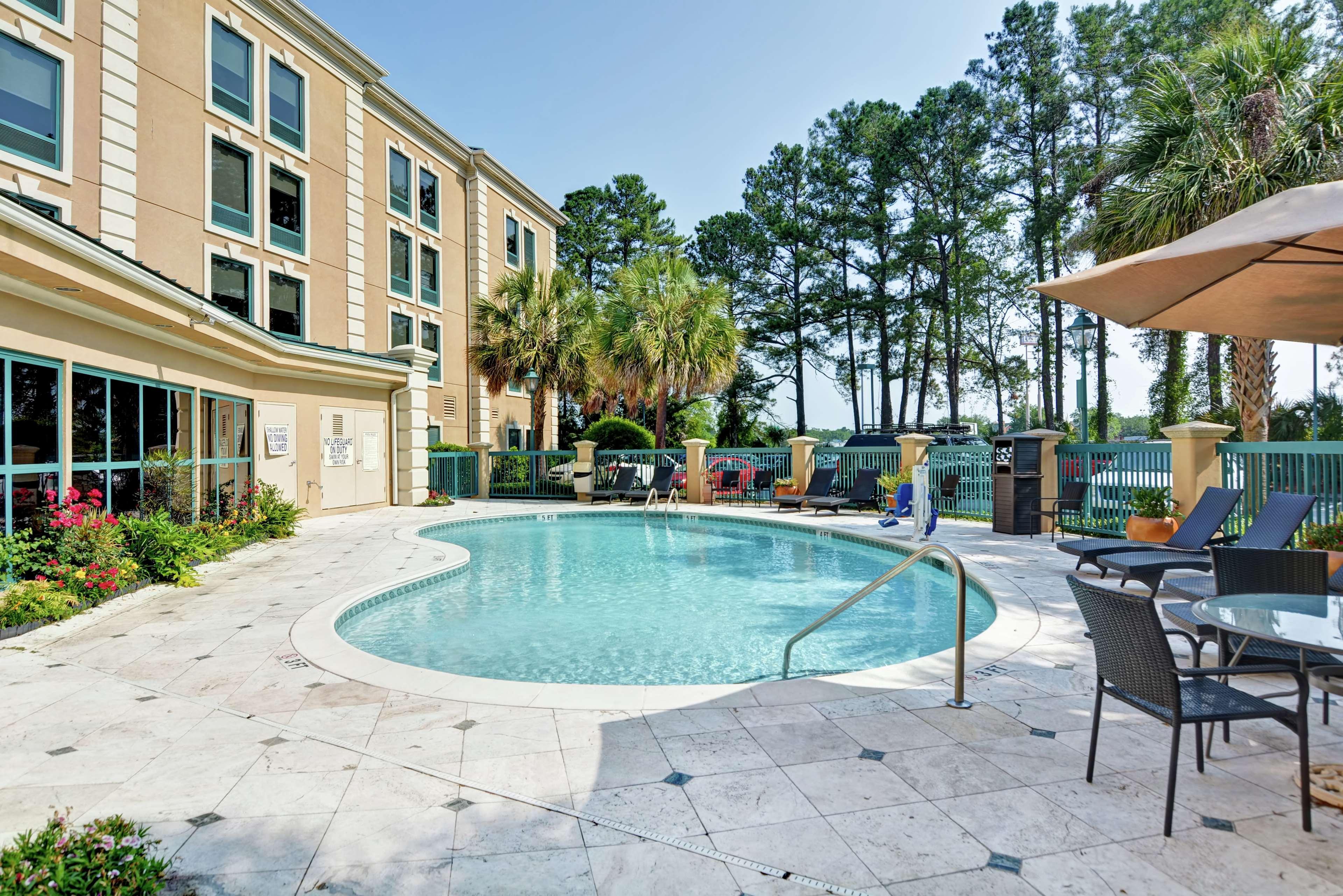 Hampton Inn Charleston North Exterior photo